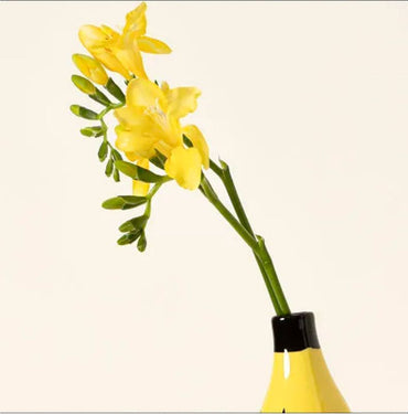 Simple Banana Vase Flower Arrangement Creativity Home Decor